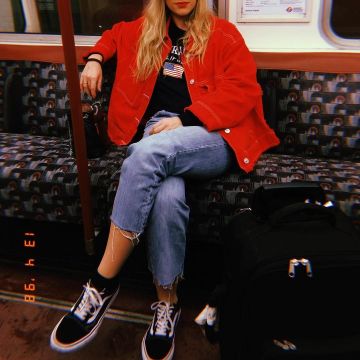 The vans old skool black and white on the account Instagram @lealachowski