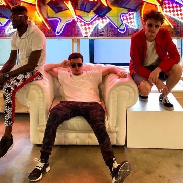 Sneakers black Vans Old Skool Norman Thavaud posed next to Hugo Dessioux on Instagram of Hugo All Alone