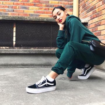 The vans old skool with platform on the account Instagram @maileakln
