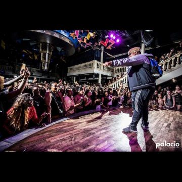 sneakers nike vapormax views on the account Instagram of Naza