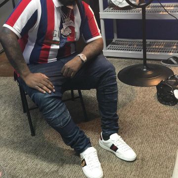 sneakers gucci embroidered views on the account Instagram of Maxo Kream