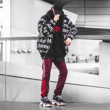 La pareja de Balenciaga "criada" que lleva el influencer Max "munich_style" en su Instagram