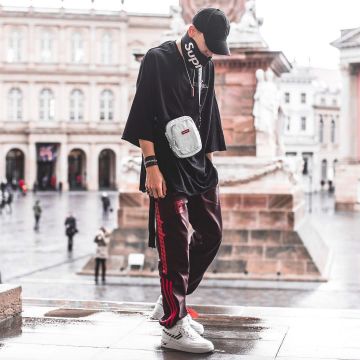 La máscara suprema de la ciudad que lleva el influencer Max "munich_style" en su Instagram
