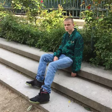 Les sneakers Air yeezy solar red de Raphael Dagain sur Instagram