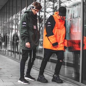 Las zapatillas Balenciaga Speed Trainer que lleva el influencer Max "munich_style" en su Instagram