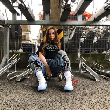 El par de Nike x Off White Converse Chuck Taylor Virgil Abloh The 10 Ten que lució Chelsea Dawna en su publicación de Instagram