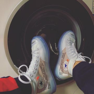 The Converse chuck taylor x Off White en la cuenta de Instagram de @galen_liu