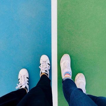 Les sneakers Adidas superstar d'Annie._.grams sur son compte Instagram