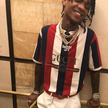 Le polo à rayures bleu blanc rouge Gucci de Swae Lee sur son compte Instagram