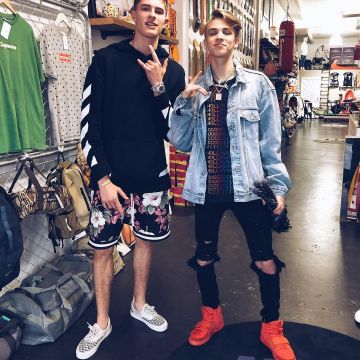 The Vans Era white FOG that brings the influencer Blake Linder on his Instagram