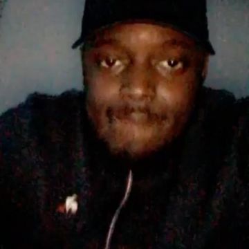 The black jacket of Elams on his account Instagram