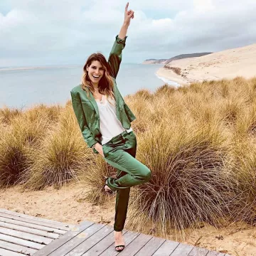 The pants green Laury thilleman on his account Instagram