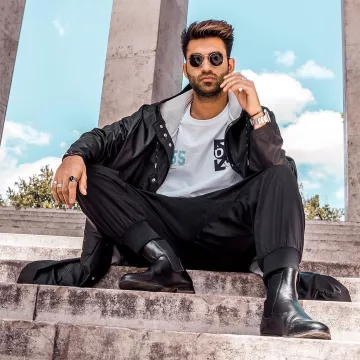 pants jones stella mccartney seen on the account Instagram of Anil B