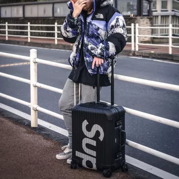 The vans Fear of God that brings the influencer japanese Ballin Jp on her Instagram