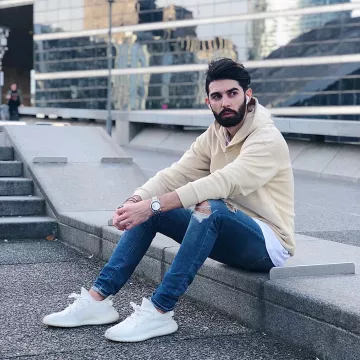 cream yeezys outfit