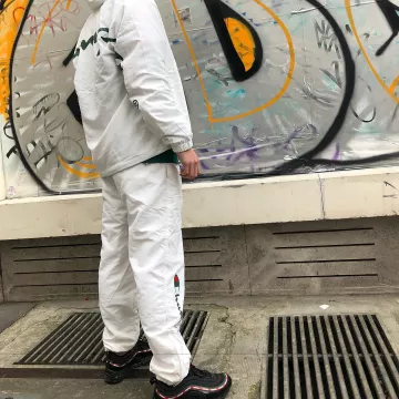 Les Nike AM97 Undefeated que porte l'influenceur Yung Kevin sur son Instagram