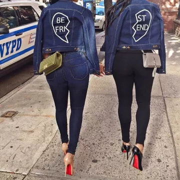 las bombas negras barnizadas louboutin vistas en la cuenta de Instagram de Wiss K7