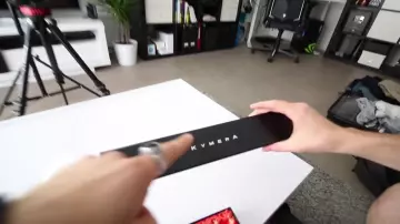 Kymera la baguette télécommande dans la vidéo youtube top 5 Objets high-Tech Insolites avec Adri Geek