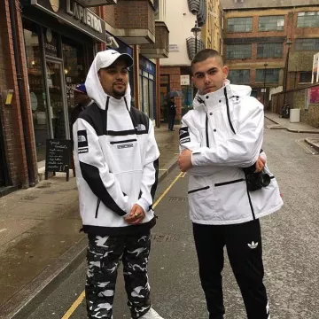 The sweat Supreme Steep tech that is on the influencer Bulgarian Emil Eftimov on his Instagram