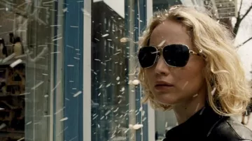 Joy's (Jennifer Lawrence) Aviator Sunglasses en Joy