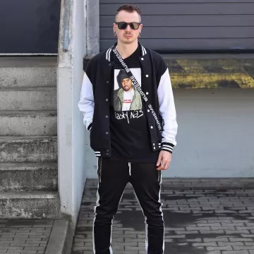 Le sac d'épaule Supreme que porte l'influenceur Tommeeblack sur son Instagram