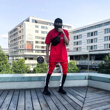 El Balenciaga Speed Trainer negro que lució el influencer Hyped Jason en su Instagram