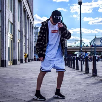 Las zapatillas Balenciaga Speed Trainer que lleva el influencer Hyped Jason en su Instagram