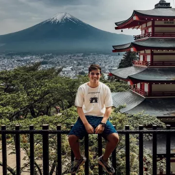 The short Fuck it blue Martin Garrix on his account Instagram