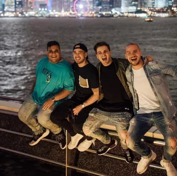 The black t-shirt of Martin Garrix on his account Instagram