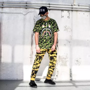 The t-shirt Bape shark camo that is on the influencer Hyped Jason on his Instagram