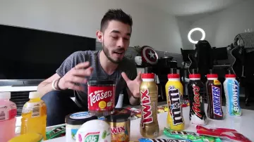 The drink Bounty in the video the best sweets drink at the mars snickers m&ms Adri Geek