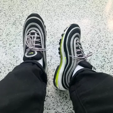 les sneakers NIKE AIR MAX 97 JAPAN OG vues sur le compte Instagram de Hirofumi