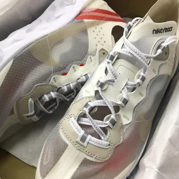 les sneakers NIKE  REACT ELEMENT 87 SAIL vues sur le compte Instagram de Hirofumi