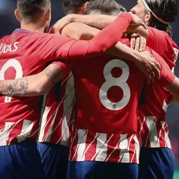 La camiseta roja del Atlético de Madrid en la cuenta de Instagram de @nikefootball