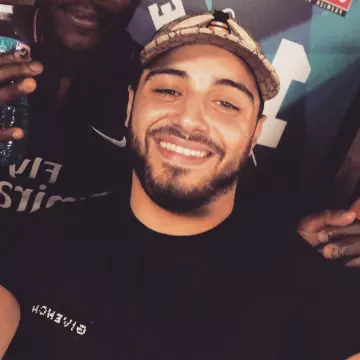 Le maillot de foot PSG bleu de Djadja sur son compte Instagram