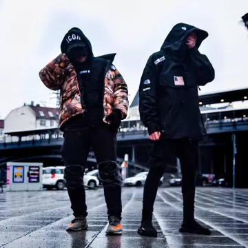 El par de Balenciaga negro que el influencer Hyped Jason luce en su Instagram