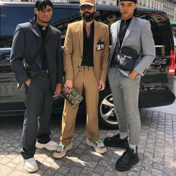 Zapatillas Balenciaga Triple S blancas y verdes en la publicación de Instagram de NCL Gallery