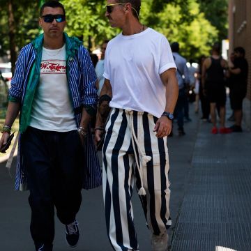 Zapatillas negras Vans Old Skool en la publicación de Instagram de NCL Gallery