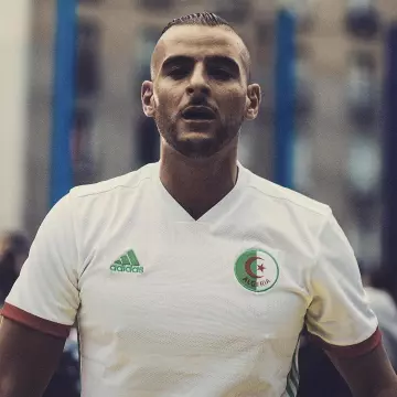 The jersey of Algeria that door Fianso on his account Instagram