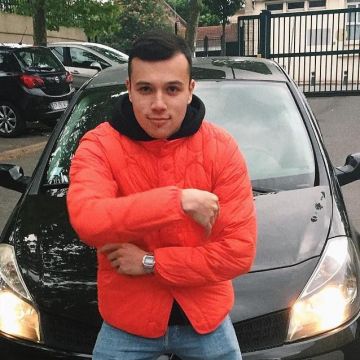 la Doudoune ultra légère rouge Uniqlo vue sur le compte Instagram de Ramfess