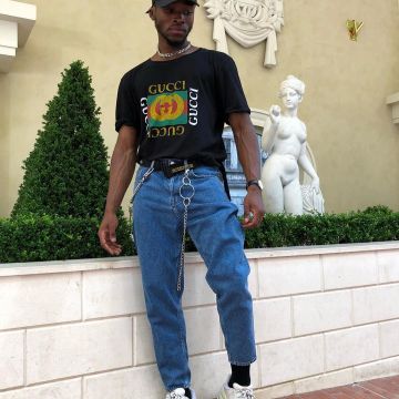 Zapatillas Balenciaga Triple S en la publicación de Instagram de NCL Gallery