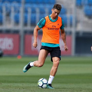 Le maillot de foot que porte Cristiano Ronaldo sur son post Instagram