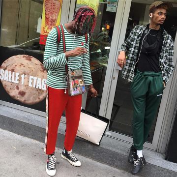 El par de Nike x CDG que lil 10 lleva en su publicación de Instagram