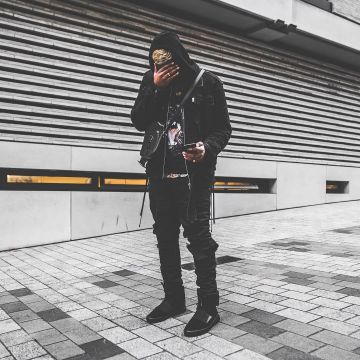 El bolso negro Danubio LV que lleva la influencer Vivian Frank en su Instagram
