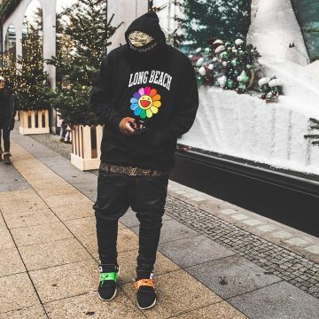 El cinturón de cuero Supreme x Louis Vuitton que lleva la influencer Vivian Frank en su Instagram
