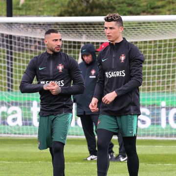 La veste d'entrainement que porte Cristiano Ronaldo sur son compte Instagram