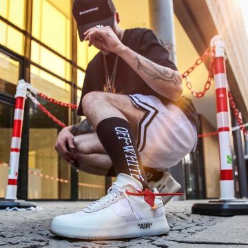 Las Nike Air Force 1 Off-White usadas por el influencer Moe Sommer en su Instagram