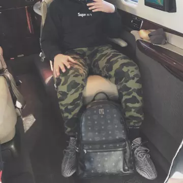 sneakers Adidas Yeezy Boost 350 V2 "beluga 2.0' views on the account Instagram of Jack Rose