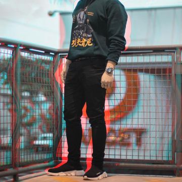 Zapatillas negras Balenciaga Speed Trainer vistas en la cuenta de Instagram de Christian Villanueva