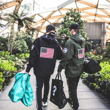 The mantle olive green, Supreme "Trans " Antarctica" that carries the influencer Ryan Hildrew on his Instagram
